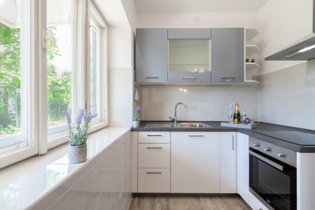 Apartment Ema Premantura Eksteriør bilde